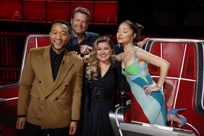Ariana Grande w nowej wersji ikonicznej sukienki Versace