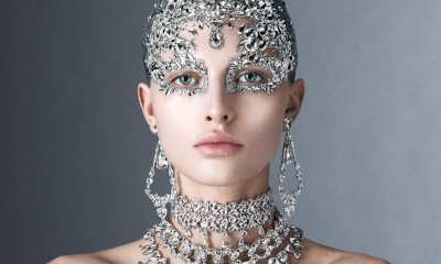 Hipnotyzująca kampania Swarovski w obiektywie Stevena Meisela