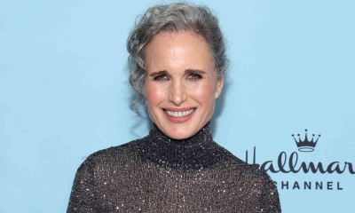 Andie MacDowell w srebrnej sukience i srebrnych włosach obala stereotypy na temat wieku