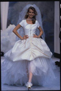 Claudia Schiffer w pokazie kolekcji Chanel na sezon, Fot. Getty Images