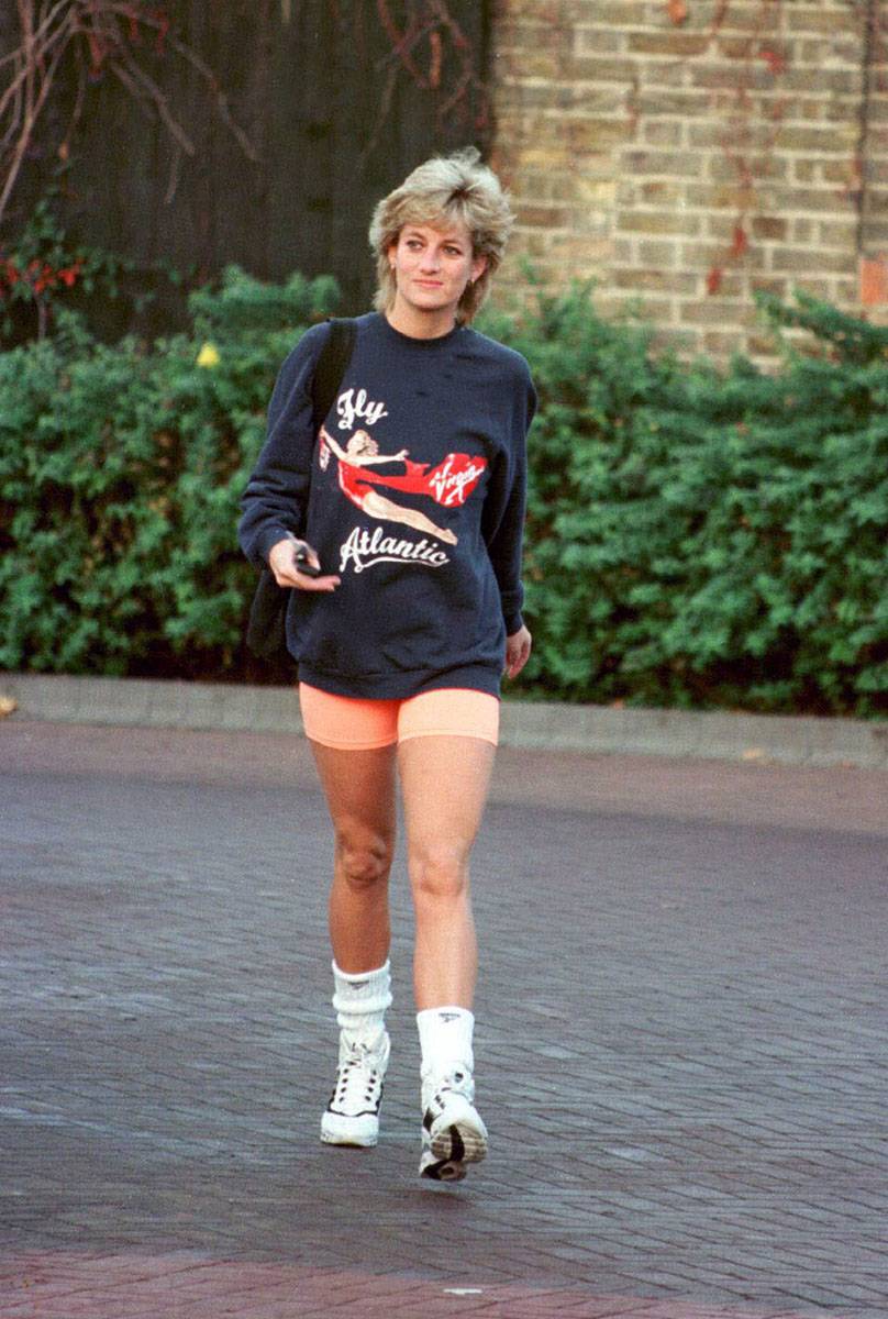20 listopada 1995 roku: Księżna Diana wychodząca z fitness klubu w Londynie.