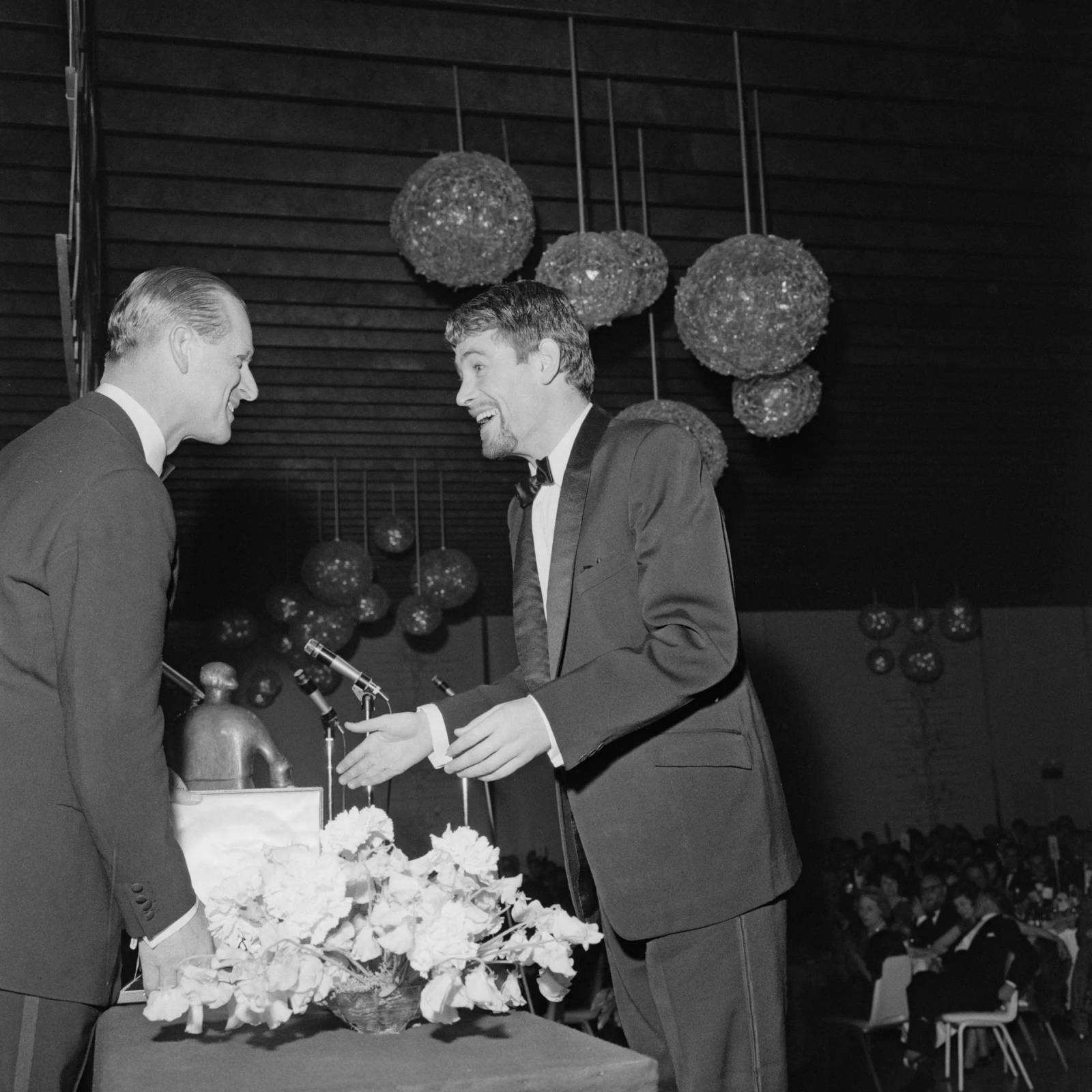 1963