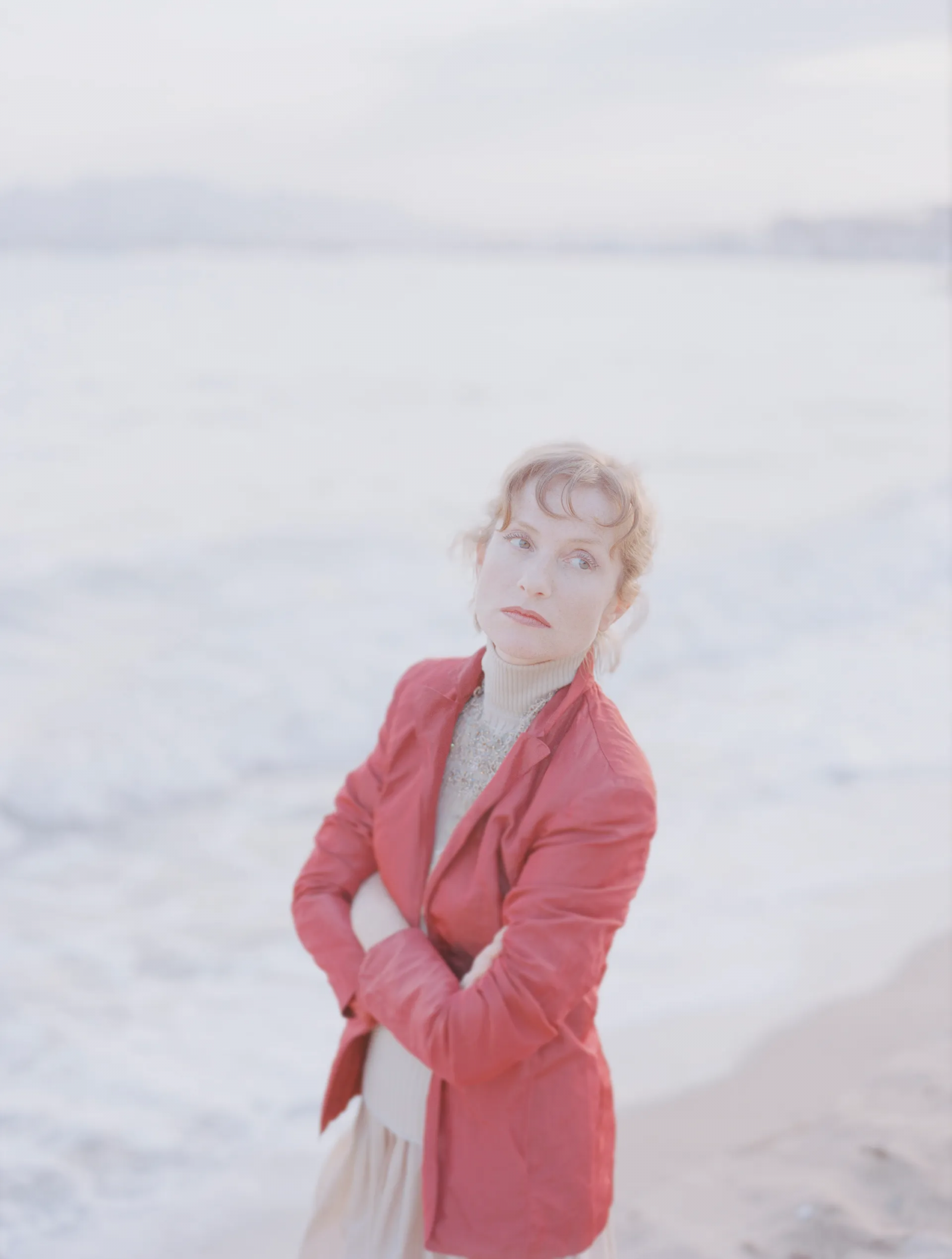 Uznana francuska aktorka Isabelle Huppert na plaży w Cannes (1998 rok).