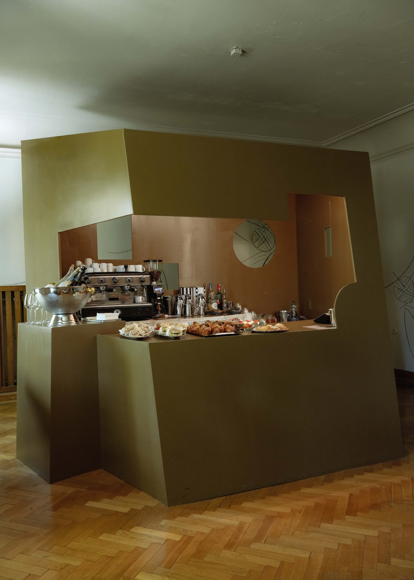 Lupo Bar Aperitivo; Scenografia: Zuza Paradowska