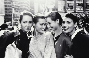 Z Christy Turlington Gail Elliott i Yasmin Le Bon w 1989 roku, Fot. Getty Images