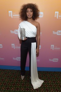 Podczas rozdania Webby Awards, 2017 rok, Fot.  Jason Kempin/Getty Images