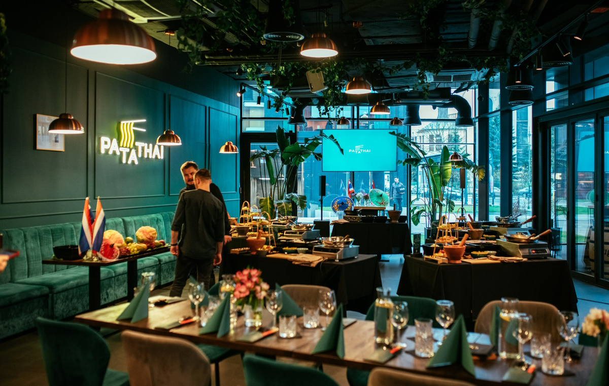 Restauracja PaTaThai w warszawskiej Elektrowni Powiśle opiera swoją kuchnię na oryginalnych przepisach, składnikach sprowadzanych z Azji oraz umiejętnościach tajskich kucharzy.