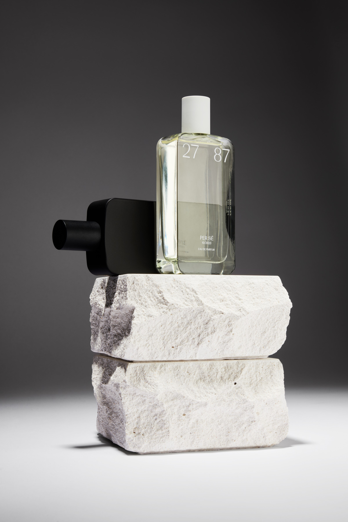 Do portfolio konceptu Mood Scent Bar dołączyła barcelońska marka 27 87. To esencja nowoczesności zamknięta w minimalistycznych flakonach.