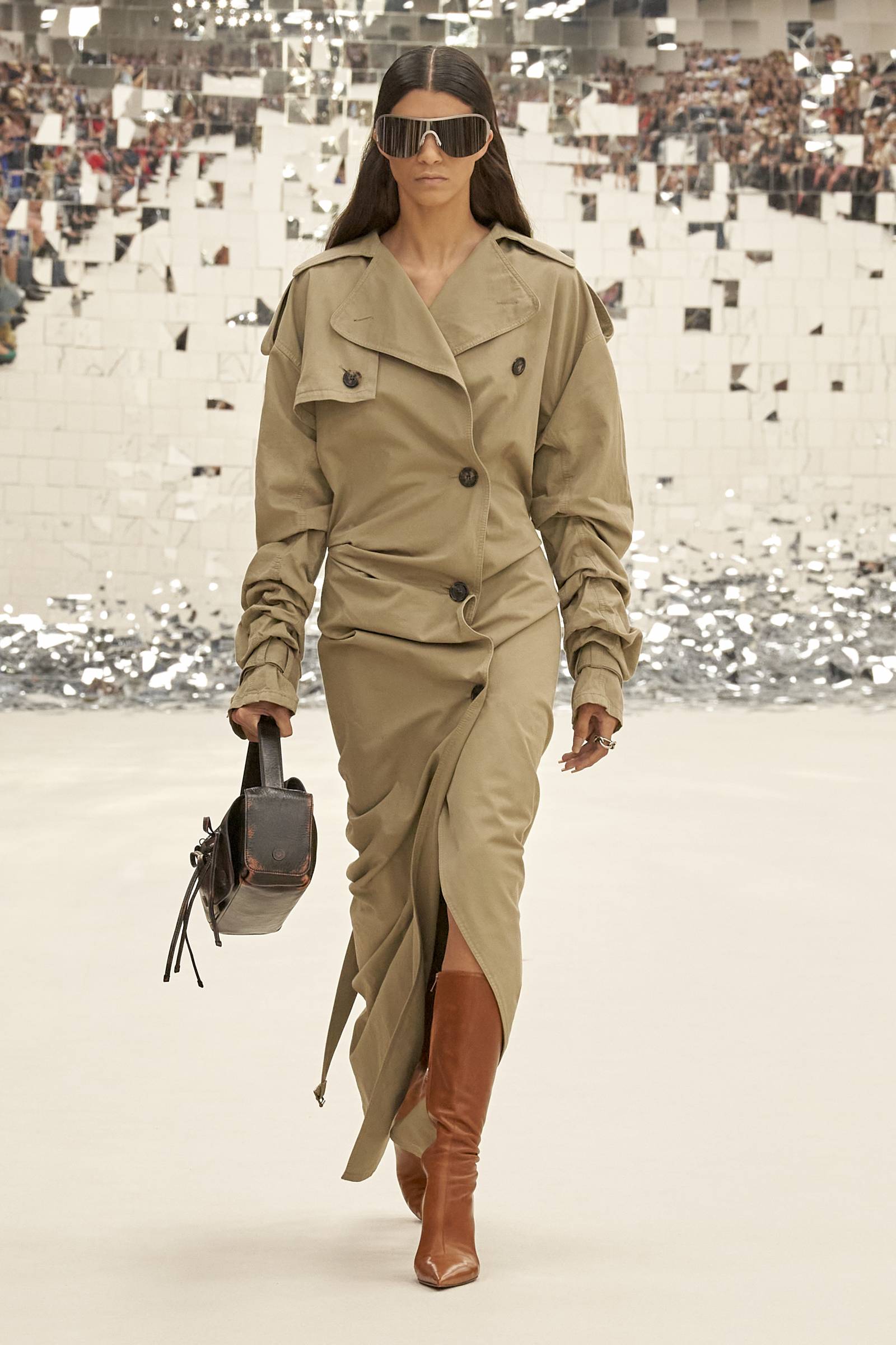 Acne Studios wisona-lato 2024 (Fot. Launchmetrics Spotlight)