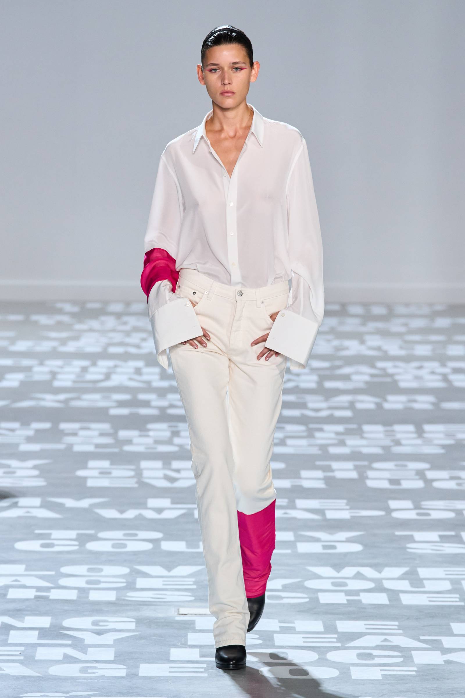 Helmut Lang wiosna-lato 2024 (Fot. Launchmetrics Spotlight)
