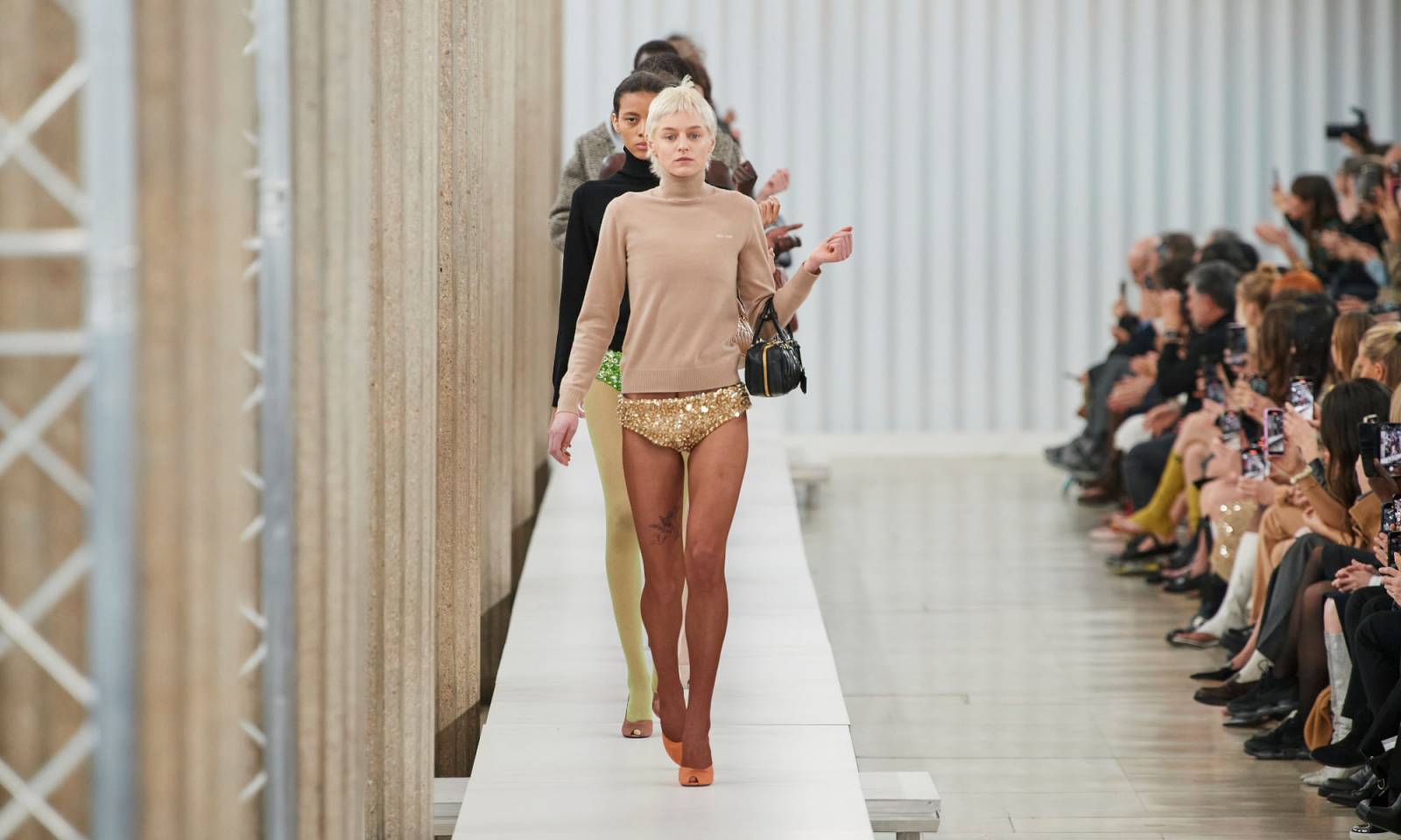 Pokaz Miu Miu FW 23 (Fot. Spotlight Launchmetrics)
