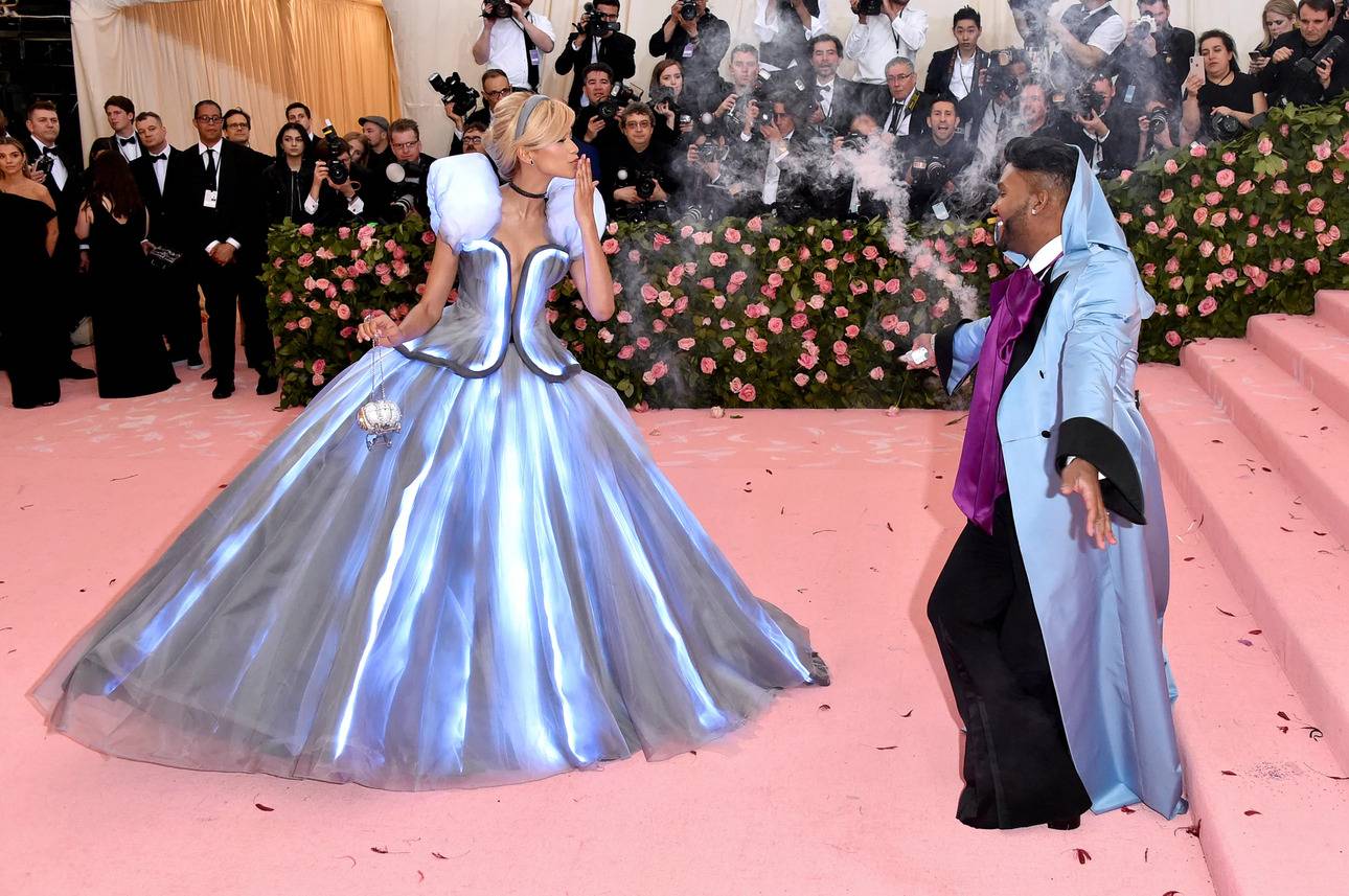 Zendaya w kreacji Tommy’ego Hilfigera. Gala MET 2019.