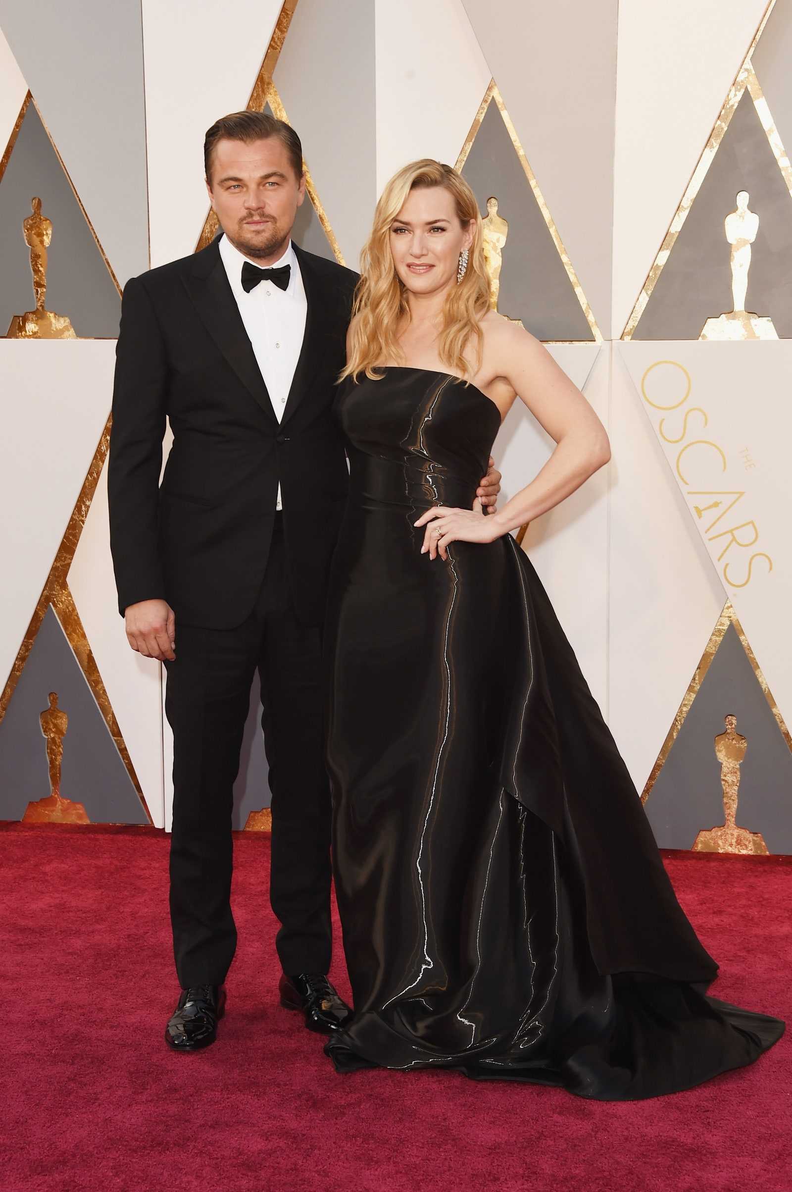 Leonardo DiCaprio i Kate Winslet na czerwonym dywanie podczas gali rozdania Oscarów 2016 (Fot. Jason Merritt/Getty Images)