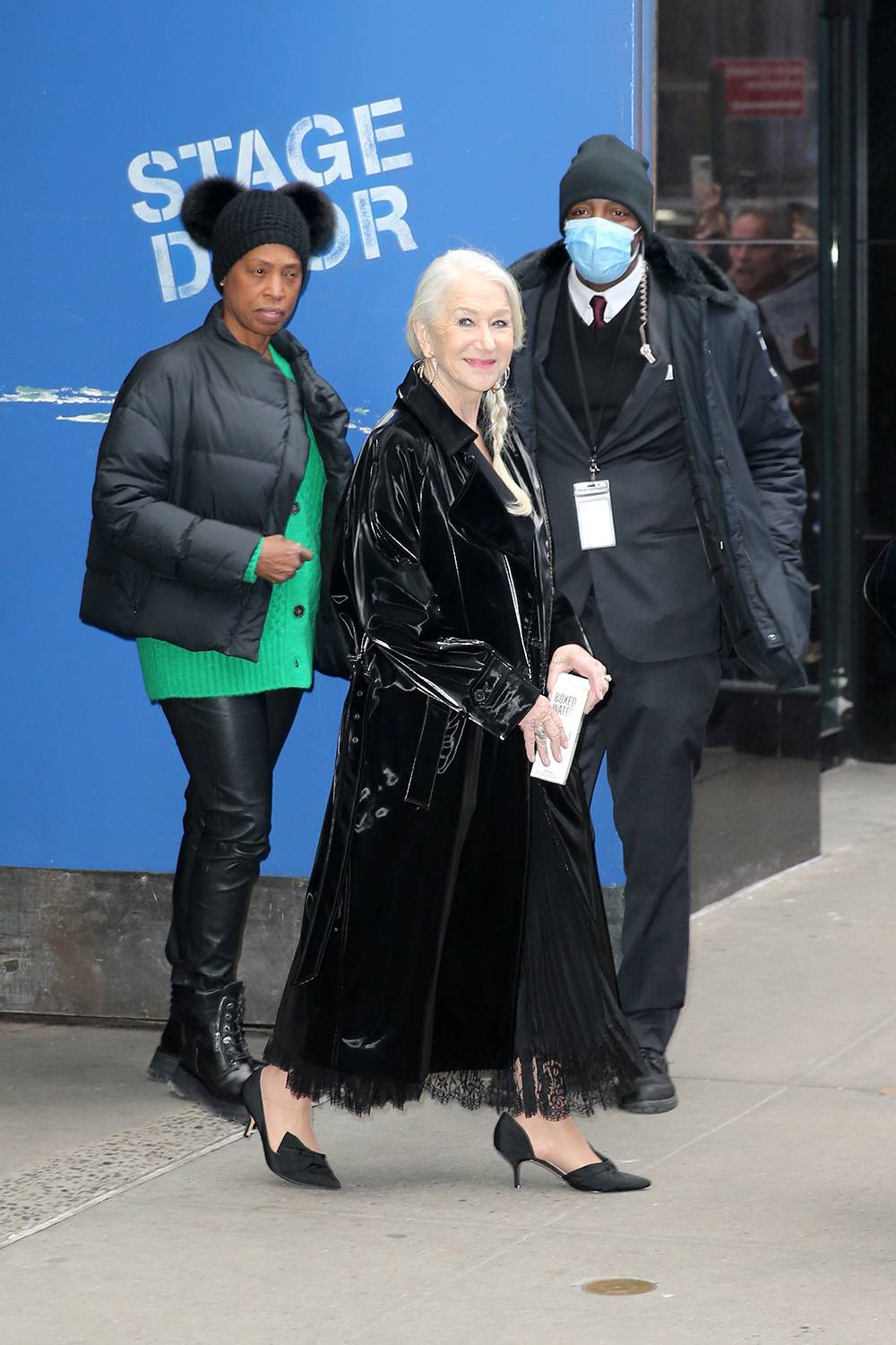 Helen Mirren, Siwe włosy i fryzury z warkoczem nie wykluczają się. Fot. East News