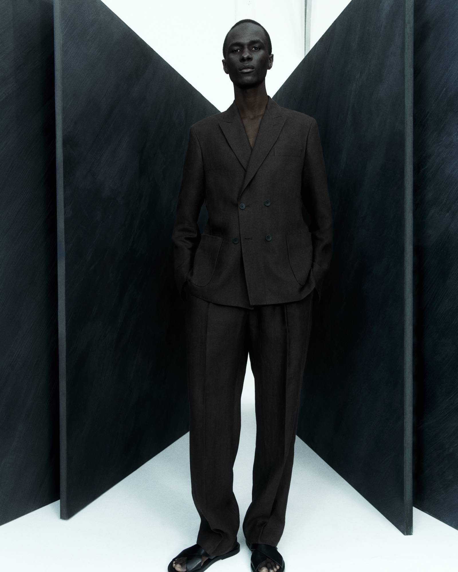 Limited Edition Collection dla niej i dla niego od marki Massimo Dutti na sezon wiosna-lato 2024 to esencja elegancji w nowoczesnym wydaniu.