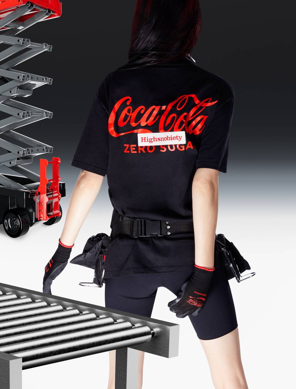 Marki Coca-Cola i Highsnobiety pokazały limitowaną kolekcję ubrań (Fot. materiały prasowe)