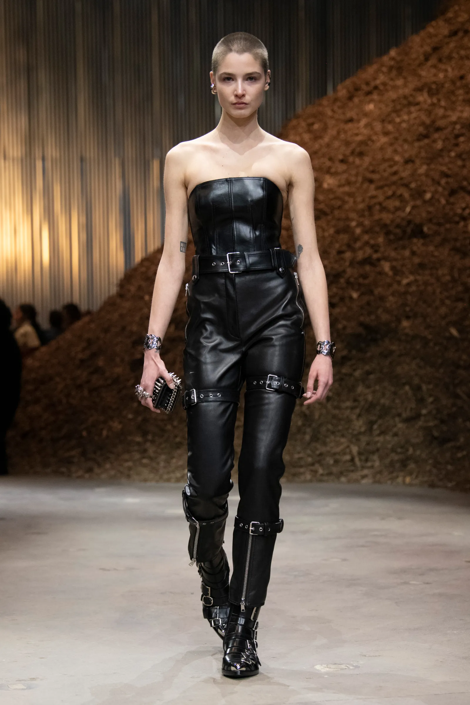Alexander McQueen jesień-zima 2022 /(Fot. Imax Tree)