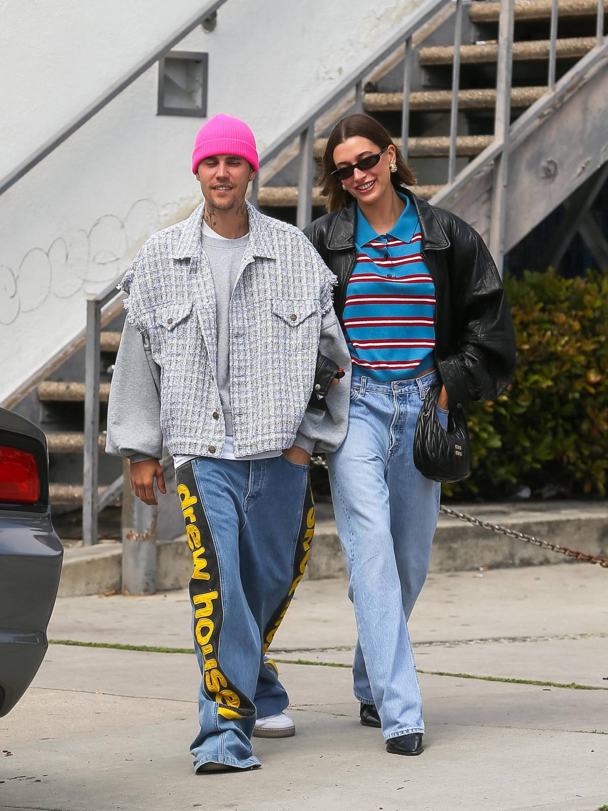 Justin i Hailey Bieberowie obszernych dżinsach wklimacie lat 90. w Los Angeles