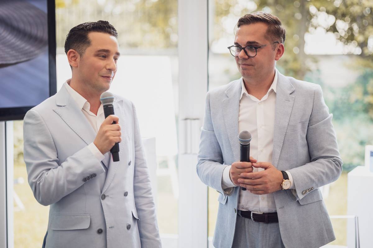 Kosmetyki marki Sensum Mare z filtrami przeciwsłonecznymi. Kampania „Twoja skóra gotowa na lata” edukuje w kwestii ochrony przed szkodliwym promieniowaniem UV oraz fotostarzeniem skóry.