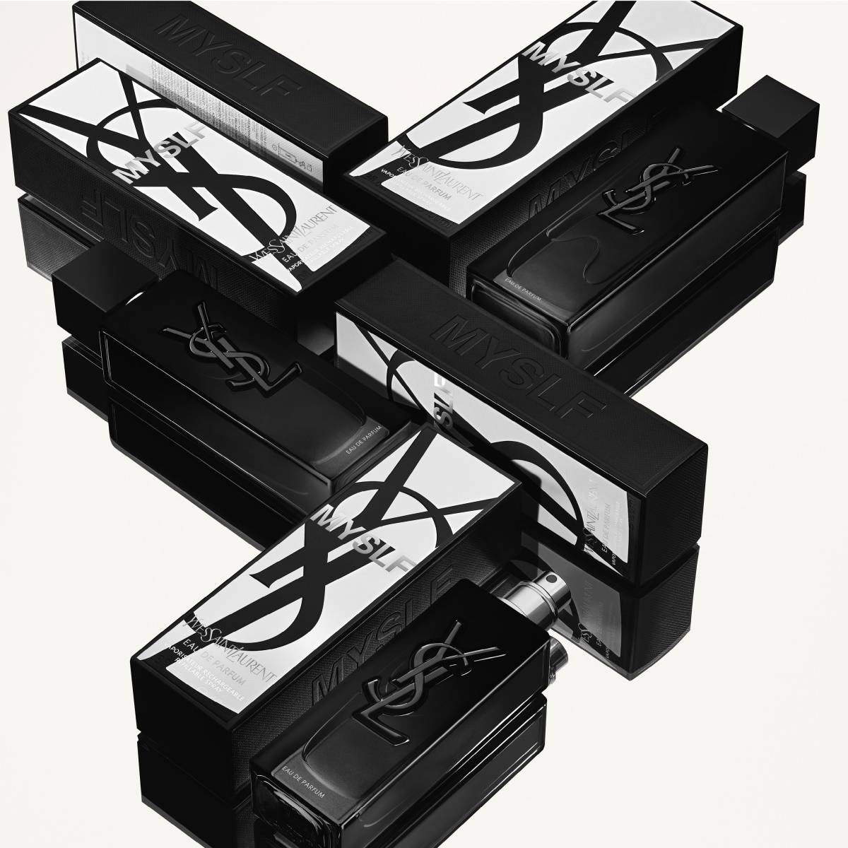 Męski zapach Myslf marki Yves Saint Laurent Beauty. Zapach MYSLF marki Yves Saint Laurent Beauty łączy nuty kwiatowe i drzewne.