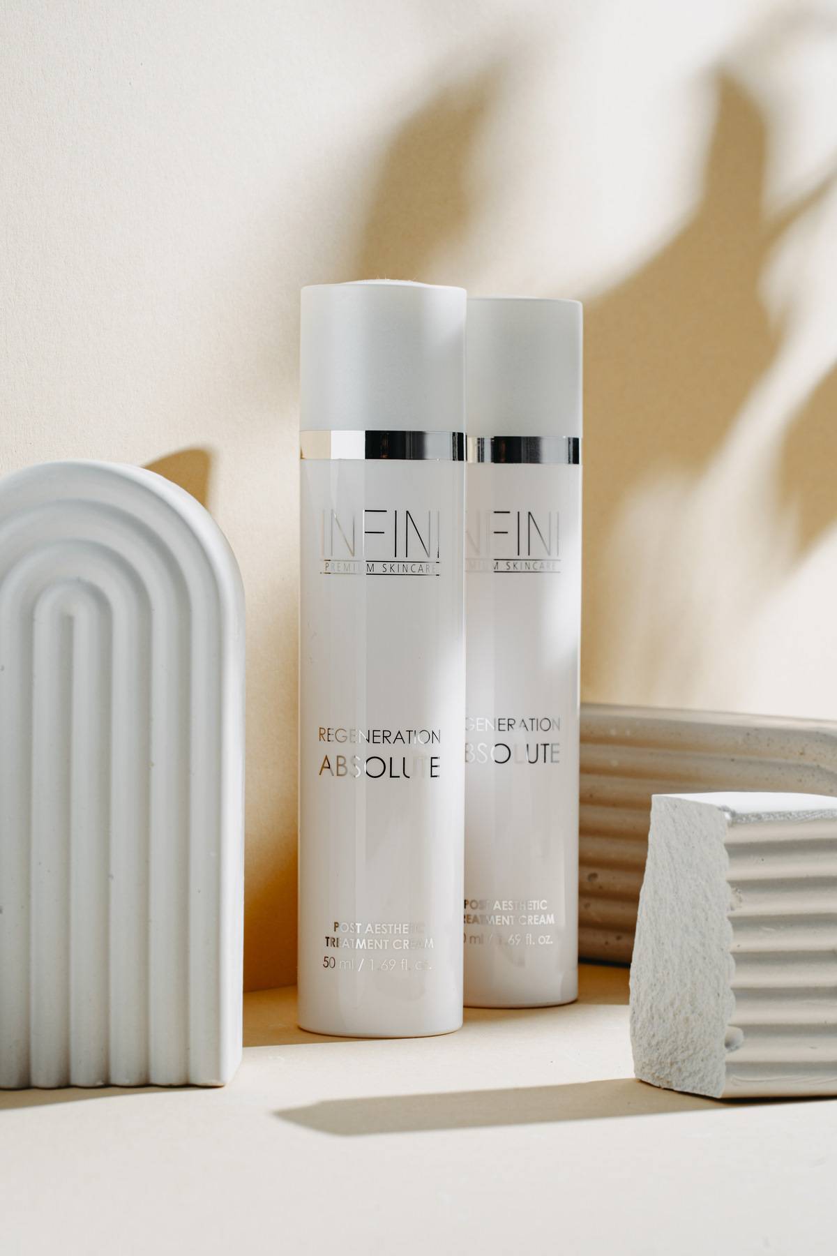 Nowe kosmetyki marki Infini Premium. Krem Regeneration Absolute i serum Dark Circle Eye Aboslute znalazły się w ofercie marki Infini Premium.