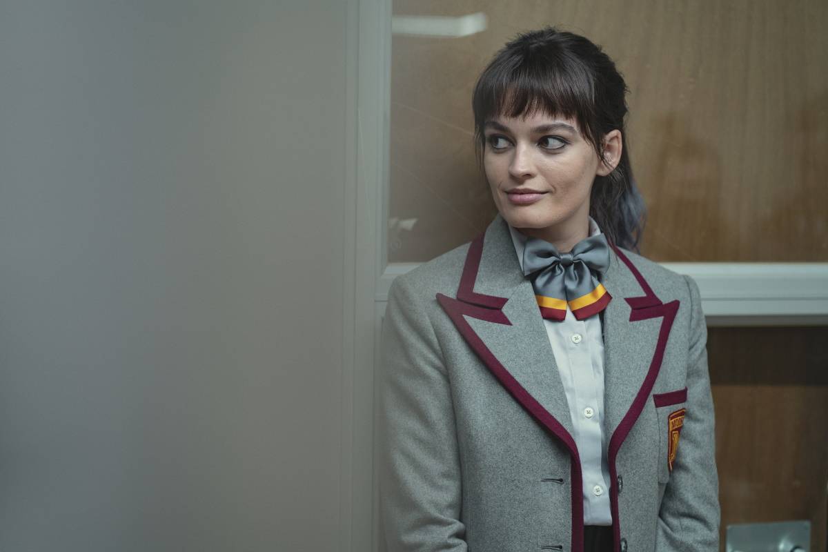 Emma Mackey jako Maeve Wiley w trzecim sezonie „Sex Education”. (Fot. Sam Taylor w serialu / Netflix)
