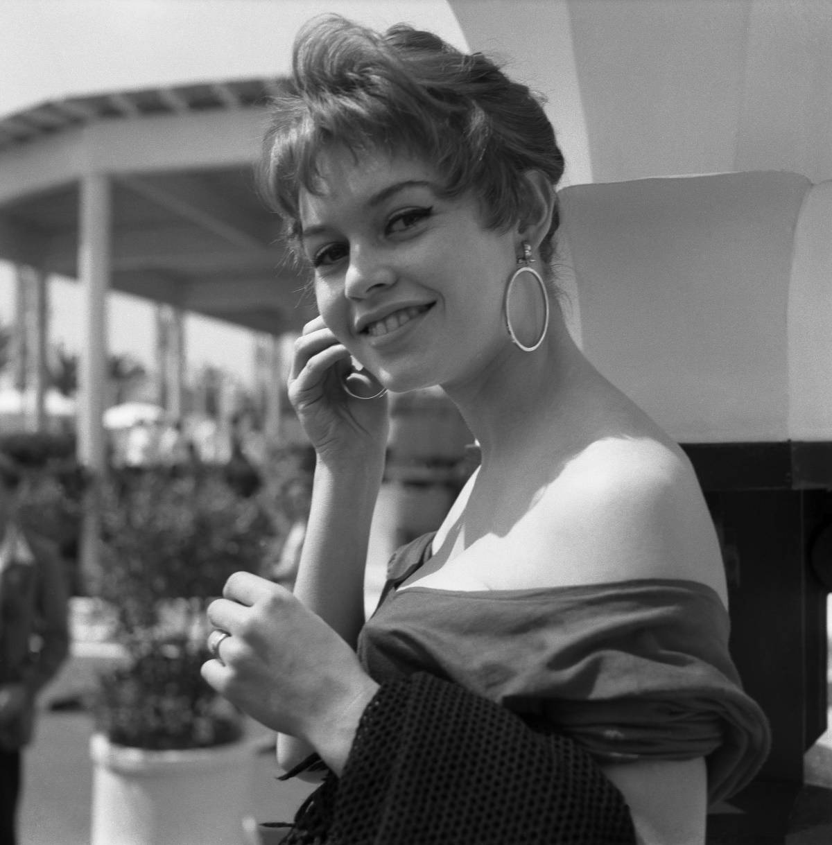 Brigitte Bardot na festiwalu filmowym w Cannes w 1955 roku.