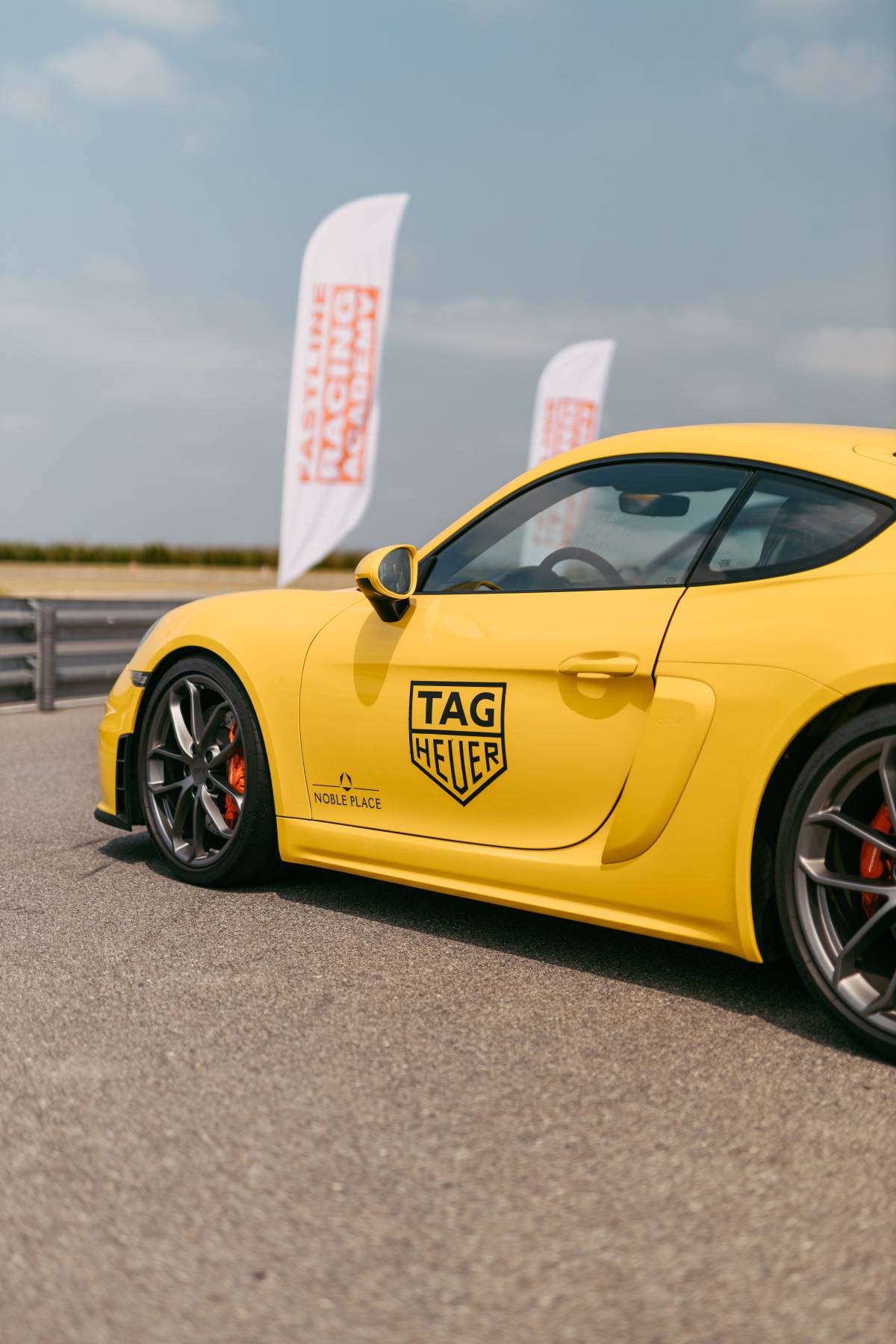 TAG Heuer Carrera Date: Nowa odsłona legendarnego zegarka. Kultowy model sportowego zegarka TAG Heuer Carrera Date powraca w nowej wersji – z opływową sylwetką i zmodernizowanym mechanizmem.