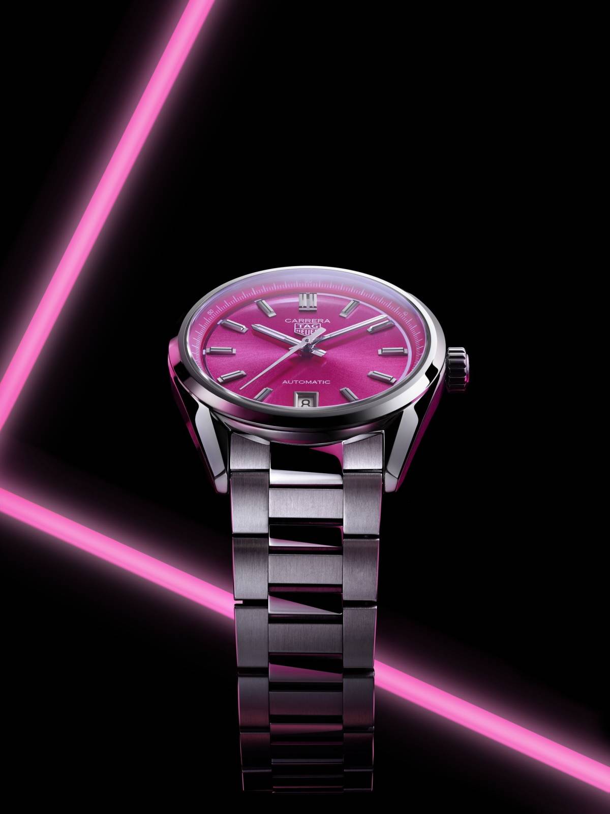 Zegarek Carrera Date szwajcarskiej marki TAG Heuer. Zegarki Carrera Date szwajcarskiej marki TAG Heuer to nowa odsłona kultowej linii Carrera.