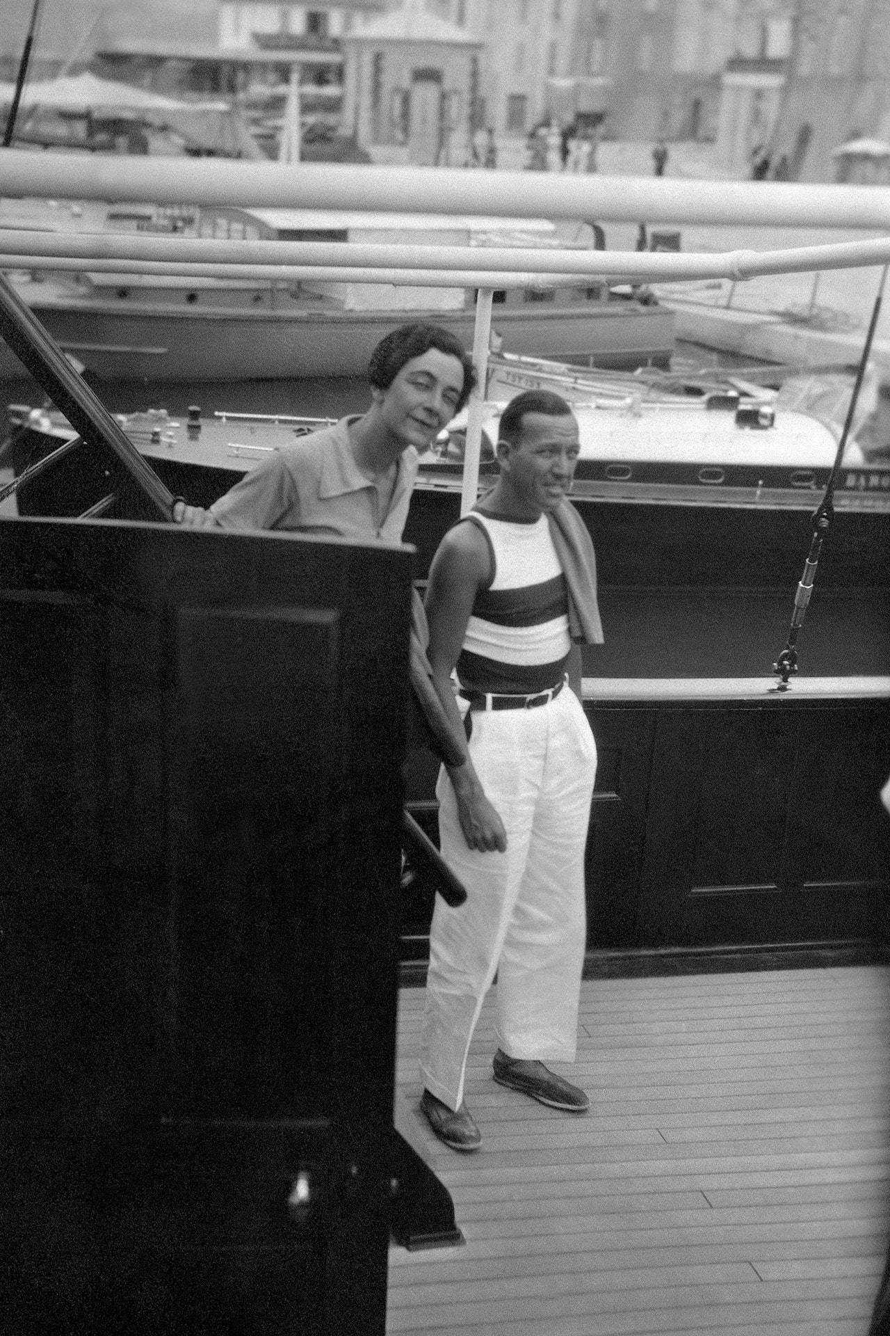 Noel Coward i Gladys Calthorpe, St. Tropez, 1931 (Fot. Cecil Beaton dla Voguea)