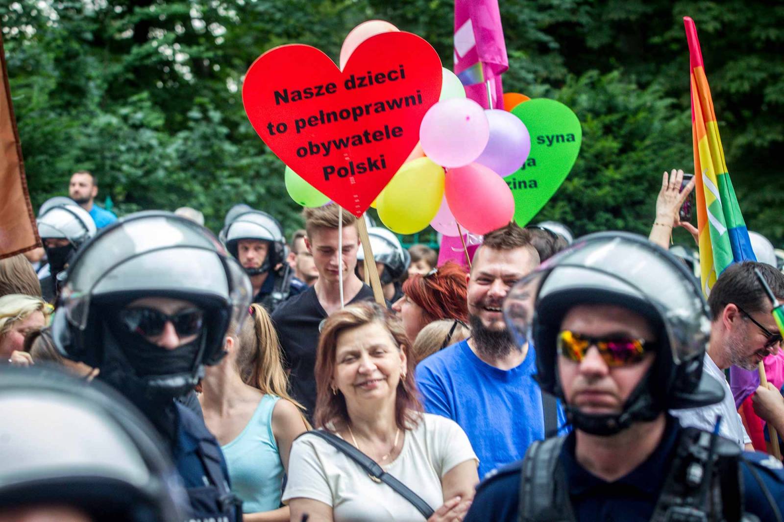 Częstochowa, 16.06.2019. II Marsz Rowności, w asyscie policji, przeszedl ulicami miasta. Marszowi towarzyszyla kontrmanifestacja (Fot. Marek Barczynski/East News)