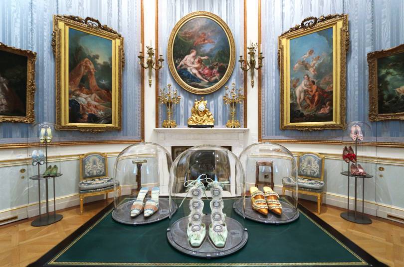 Jedna z sal wystawy Wnikliwy umysł: Manolo Blahnik w muzeum Wallace Collection (Fot. muzeum Wallace Collection)