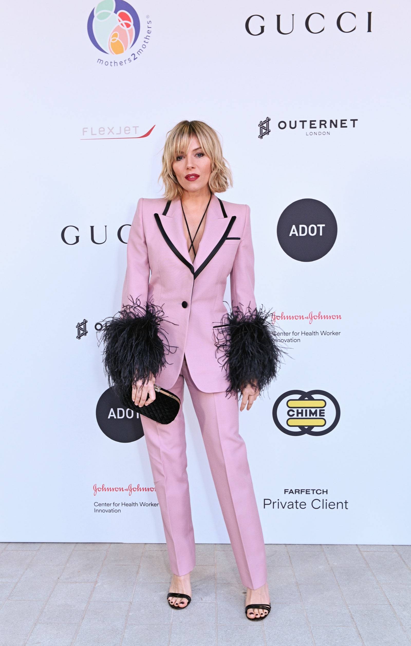 Sienna Miller w stylizacji Gucci. Fot. DAVID M. BENETT