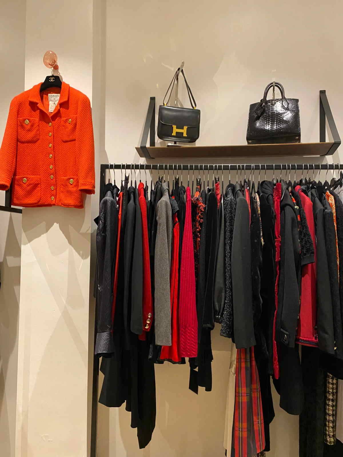 Stolica Francji i mody, Paryż, słynie nie tylko z designerskich butików, lecz także świetnych second-handów. Oto najlepsze z nich.