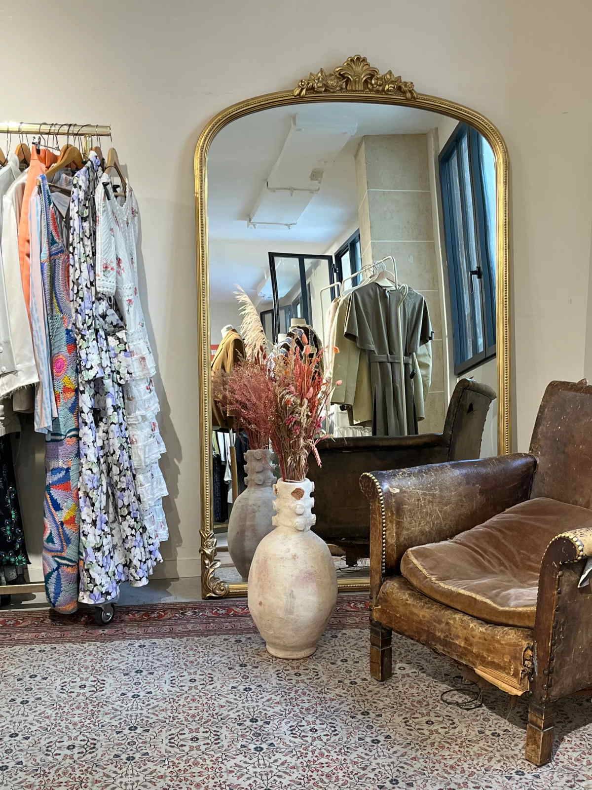 Stolica Francji i mody, Paryż, słynie nie tylko z designerskich butików, lecz także świetnych second-handów. Oto najlepsze z nich.