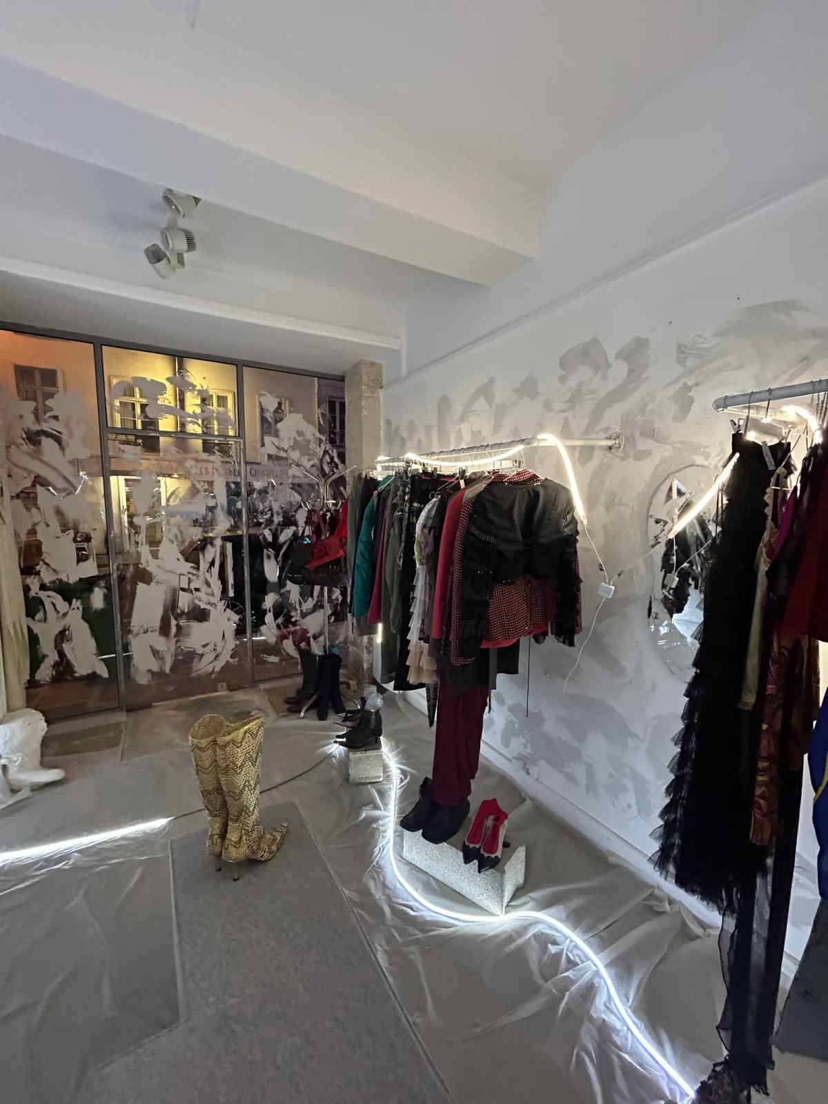 Stolica Francji i mody, Paryż, słynie nie tylko z designerskich butików, lecz także świetnych second-handów. Oto najlepsze z nich.