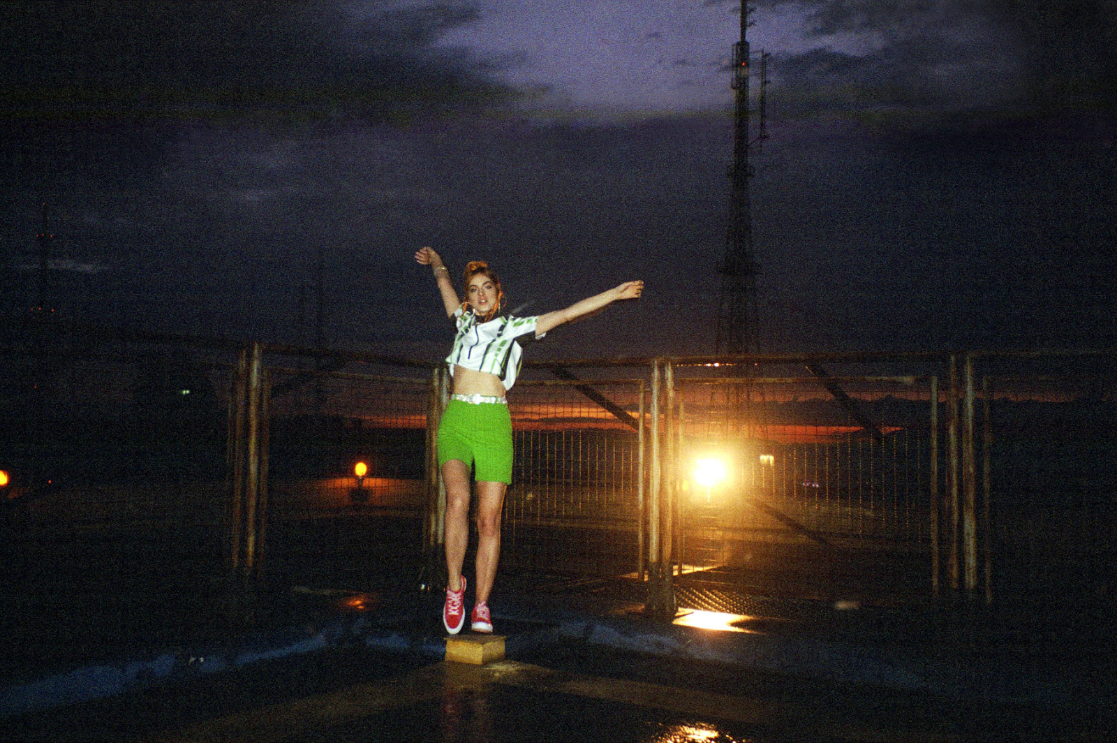 Naomi w sesji Converse Rated One Star
