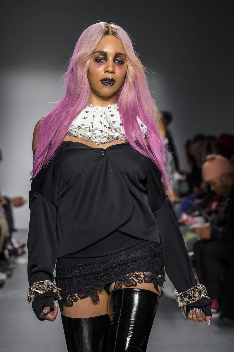 Modelka i aktywistka Munroe Bergdorf na pokazie Gypsy Sport (Fot. ImaxTree)