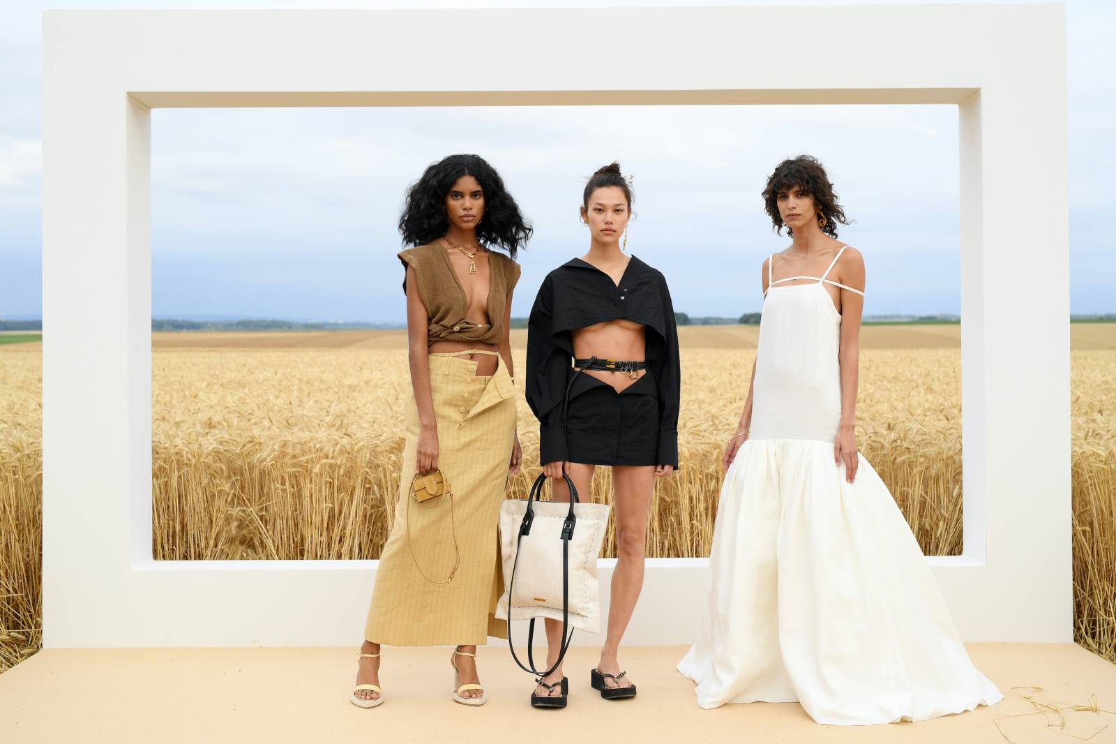 Modelki w kolekcji LAmour, Jacquemus wiosna-lato 2021