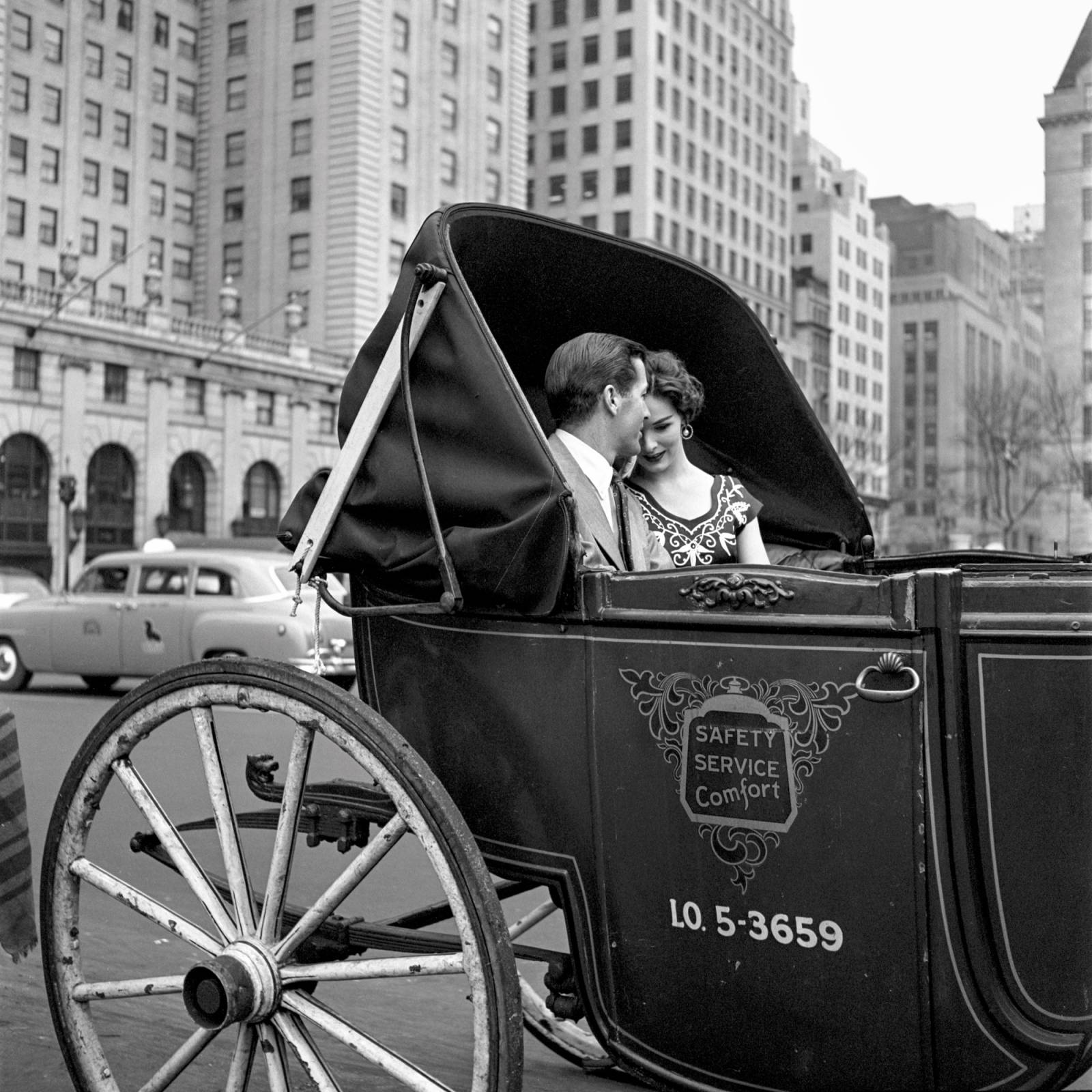 Pierwsze sprzedane zdjęcie, Central Park, 1953. (Fot. Vivian Maier)