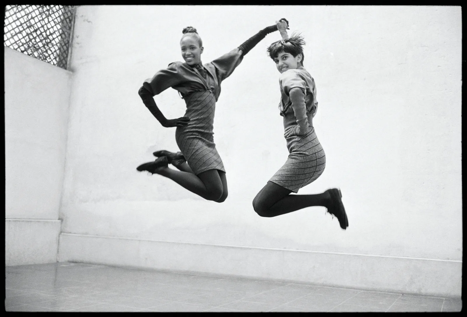 Naomi Campbell i Jennifer Gimenez, Paryż 1986 (Fot. Arthur Elgort)