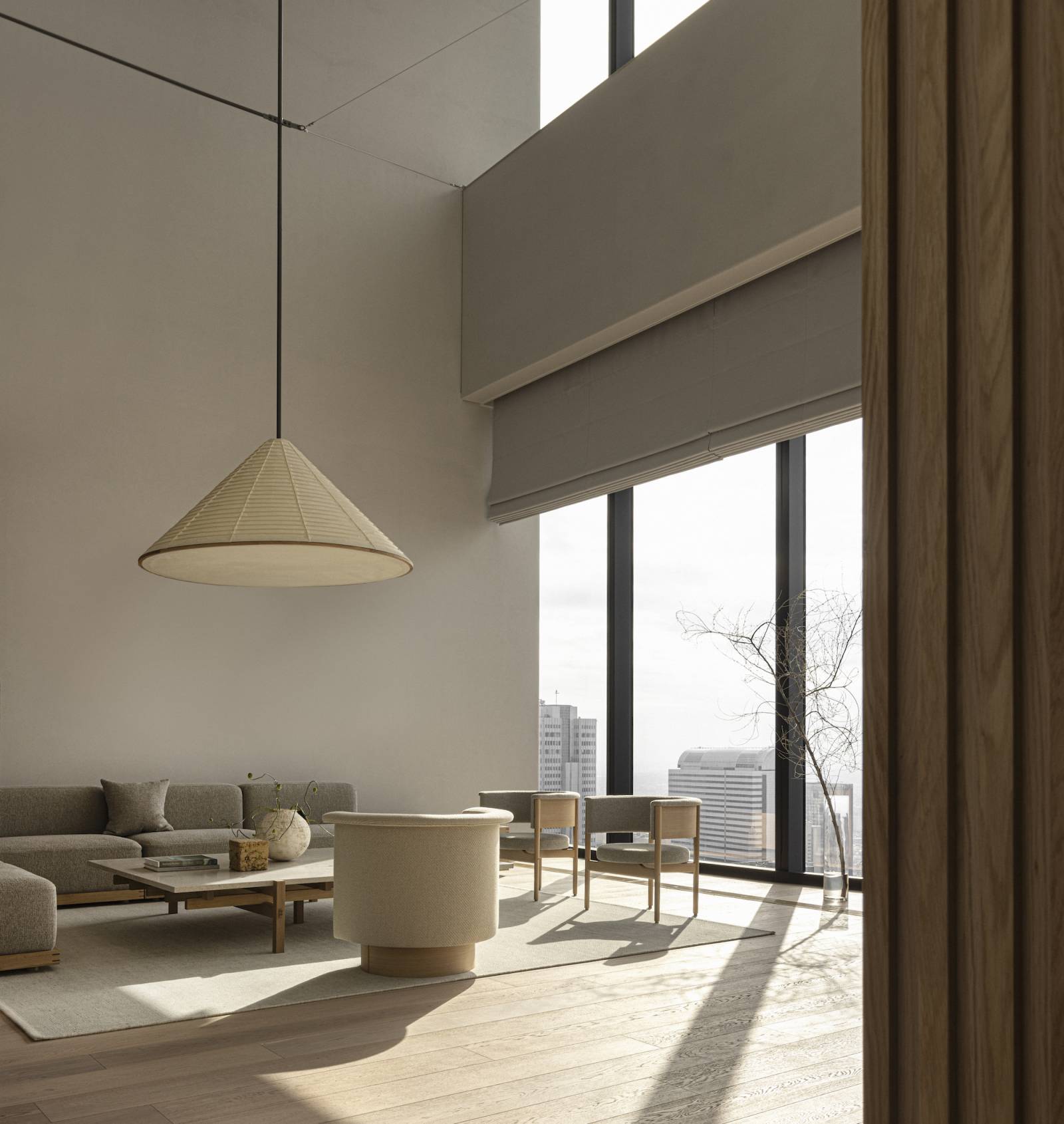 Bellustar Tokyo, A Pan Pacific Hotel (Projekt wnętrza: Keiji Ashizawa Design i Norm Architects, Fotografia: Jonas Bjerre - Poulsen i Nacása & Partners Inc., Stylizacja wnętrz: Yumi Nakata, Meble: Karimoku Furniture)