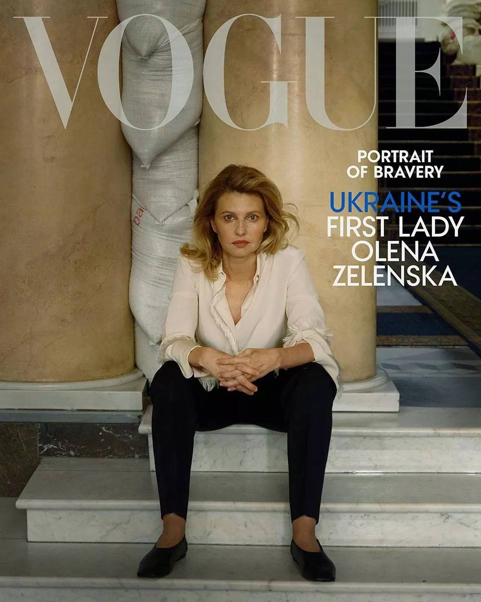 Pierwsza dama Ołena Zełenska sfotografowana w Kijowie w lipcu 2022 roku. – Nie wątpimy w zwycięstwo. (Fot. Annie Leibovitz, „Vogue US” październik 2022 rok)