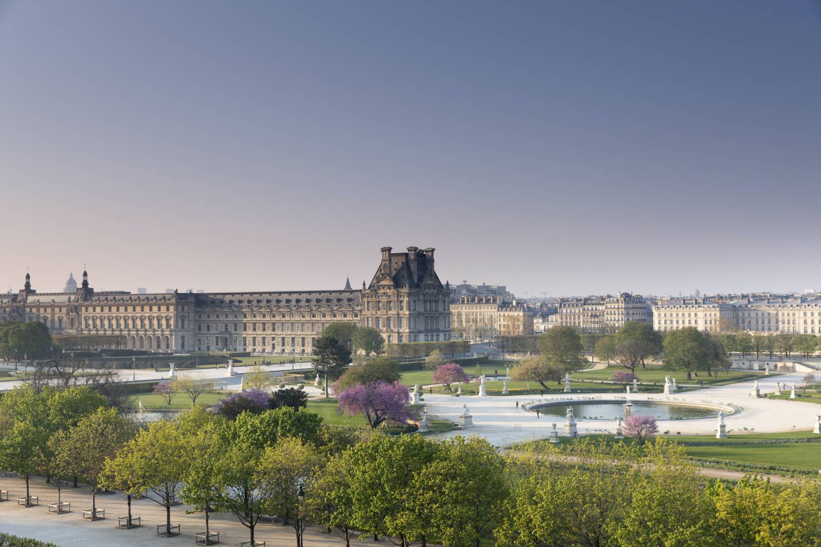 Les Tuileries to nasłynniejszy ogród w Paryżu / Fot. Getty Images