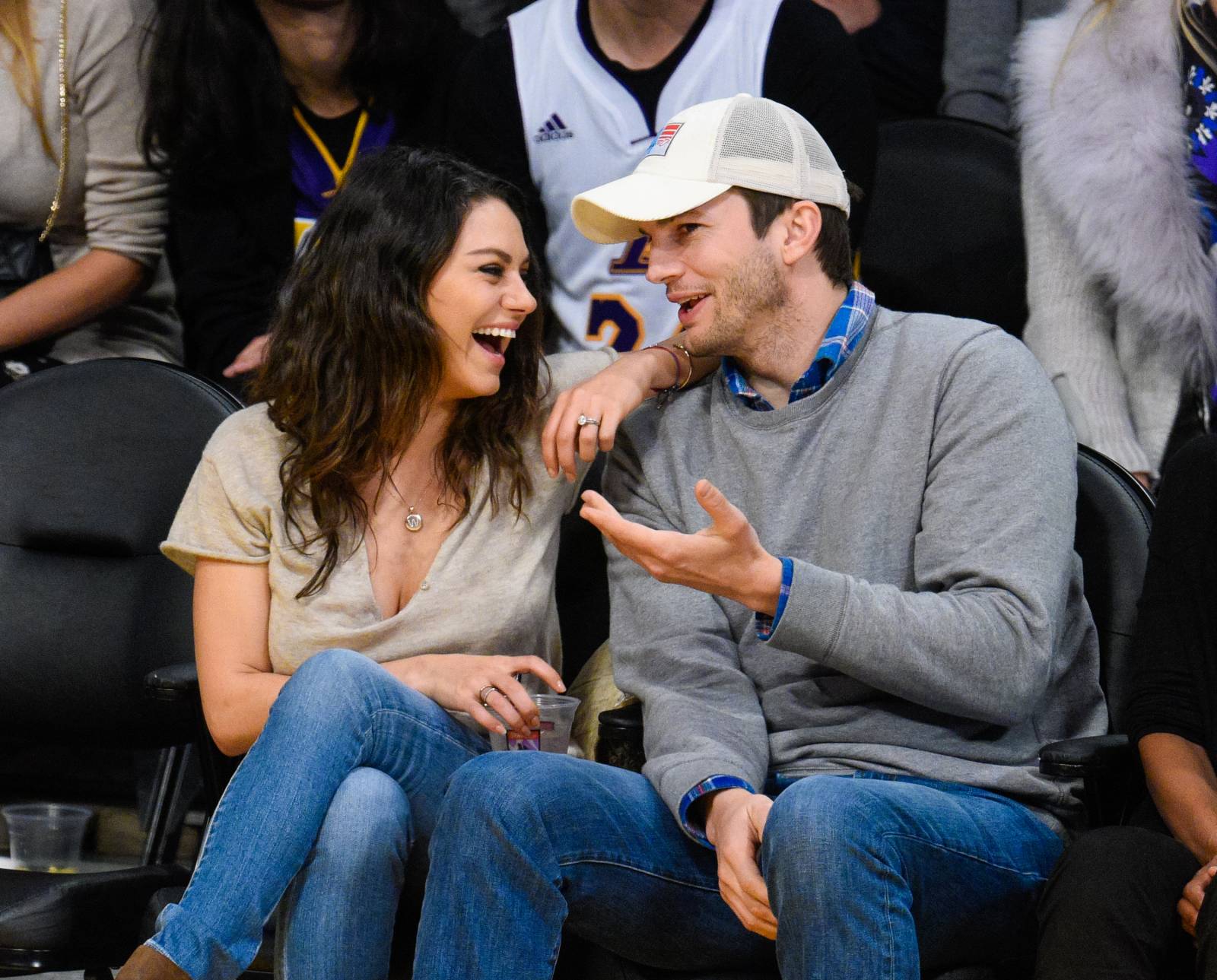 Mila Kunis i Ashton Kutcher w 2014 roku (Fot. Getty Images)