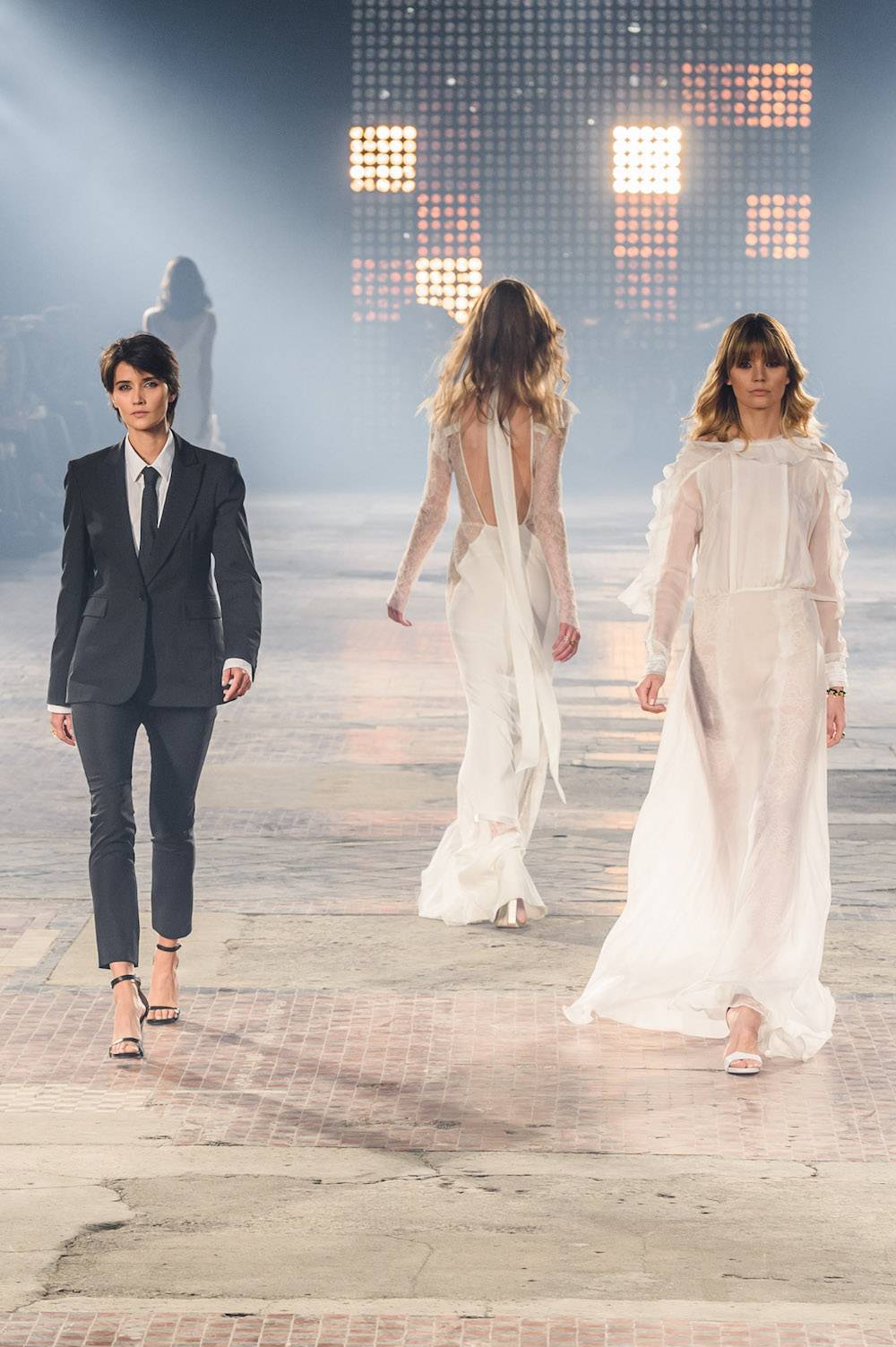Dwie panny młode?  (Fot. Filip Okopny/Fashion Images)