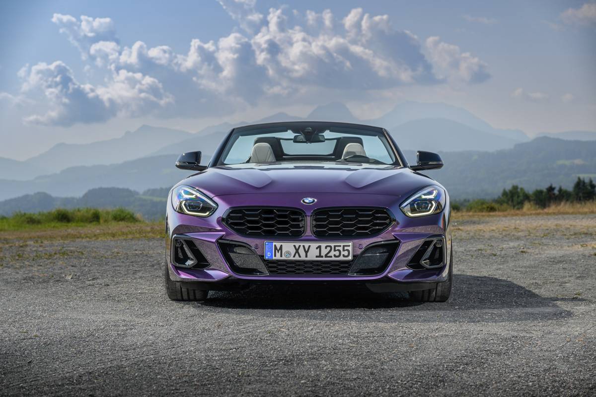 Jaka jest nowa wersja kabrioletu BMW Z4. Kultowy kabriolet BMW Z4 w odświeżonej wersji jest jeszcze bardziej sportowy i atrakcyjny niż kiedykolwiek wcześniej.