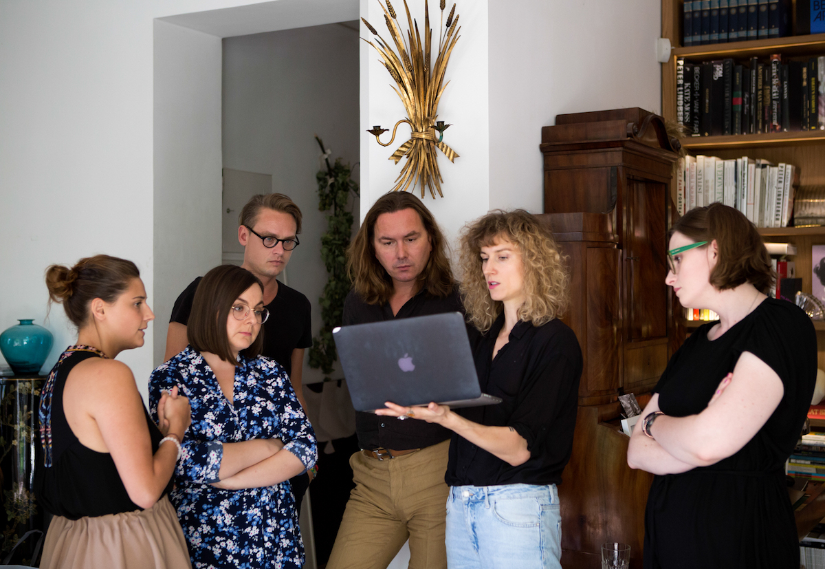 Dyskusja nad projektem:
Karolina Ciejka, Ewa Rzechorzek, Szymon Bobrowicz, Tomasz Ossoliński, Emilia Zalewska, Aleksandra Kmiecik (Fot. Luka Łukasiak)