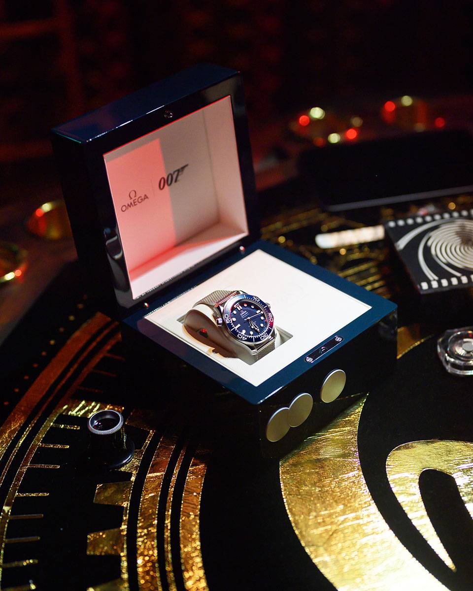 Seamaster Diver 300M 60 Years of James Bond (Fot. Materiały prasowe)