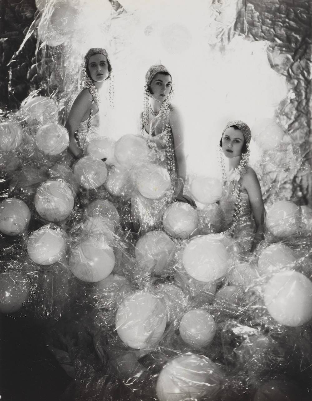 Baba Beaton, the Hon. Mrs Charles Baillie-Hamilton i Lady Bridget Poulett, 1930 rok (Fot. Cecil Beaton, dzięki uprzejmości National Portrait Gallery w Londynie)